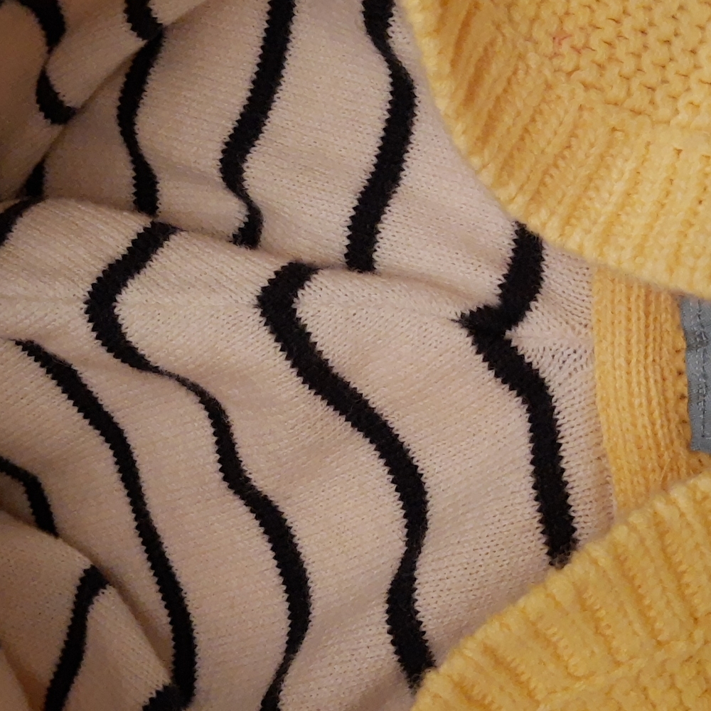 Baby Gap Knit Cardigan - Picture 5 of 6